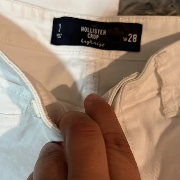 Hollister crop jeans - Picture 2 of 3